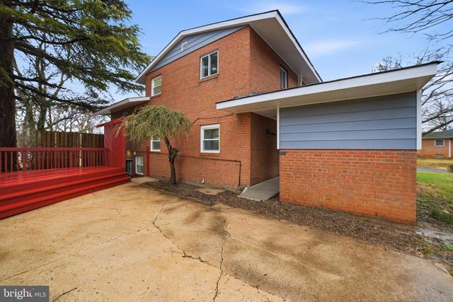 5001 BARTO AVE, Suitland, MD 20746