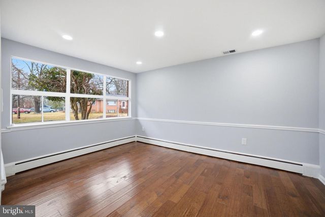 5001 BARTO AVE, Suitland, MD 20746