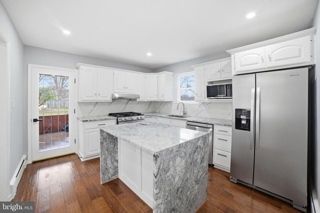 5001 BARTO AVE, Suitland, MD 20746