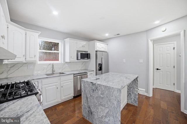 5001 BARTO AVE, Suitland, MD 20746