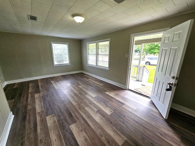 202 N Logan Street, Texas City, TX 77590