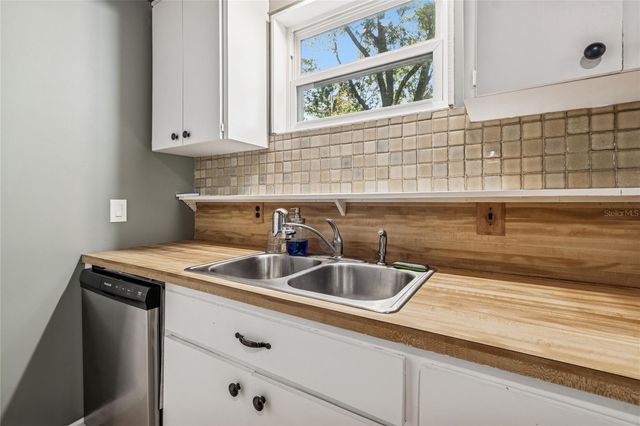 17641 DEERFIELD DRIVE, Lutz, FL 33558