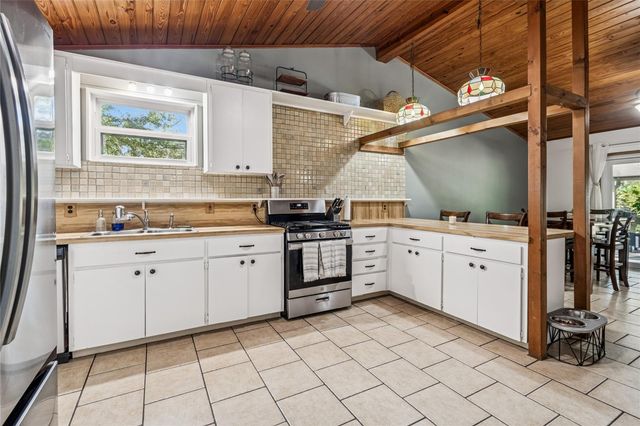 17641 DEERFIELD DRIVE, Lutz, FL 33558