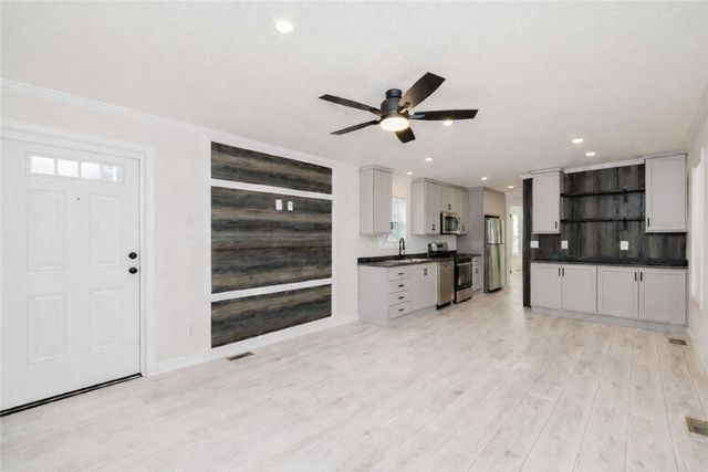 1346 Newport Avenue, Attleboro, MA 02703