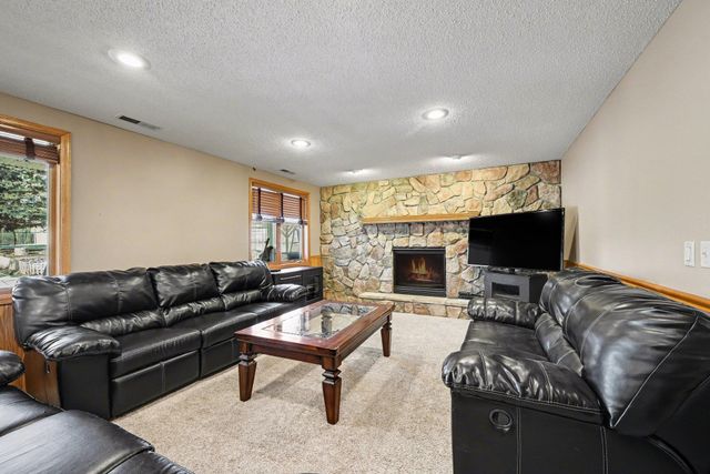 7087 Wellington Lane N, Maple Grove, MN 55369