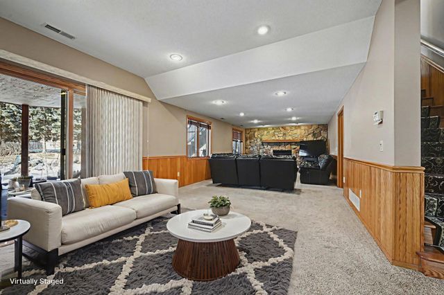 7087 Wellington Lane N, Maple Grove, MN 55369