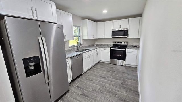 602 LIME AVENUE, Dundee, FL 33838