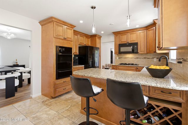 10 Beacon Drive, Howell, NJ 07731