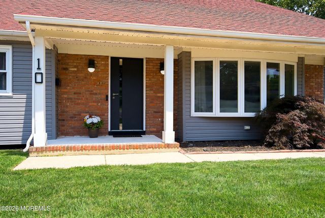 10 Beacon Drive, Howell, NJ 07731
