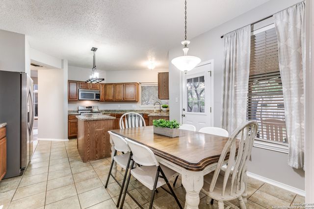 1526 mooreshill, San Antonio, TX 78253
