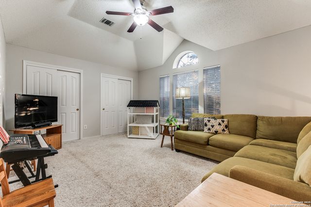 1526 mooreshill, San Antonio, TX 78253