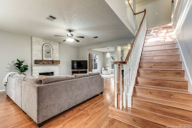 1526 mooreshill, San Antonio, TX 78253