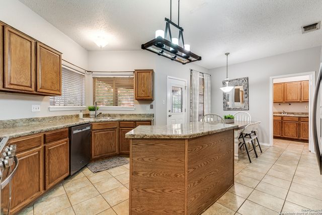 1526 mooreshill, San Antonio, TX 78253