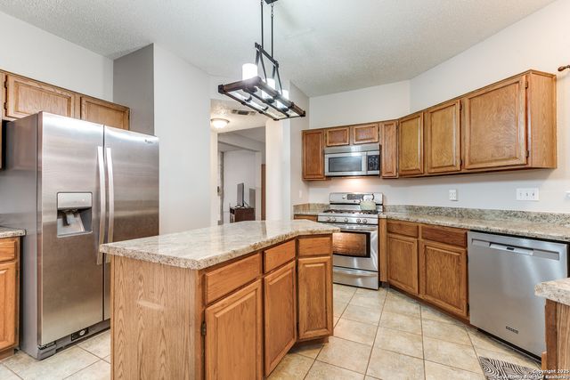 1526 mooreshill, San Antonio, TX 78253
