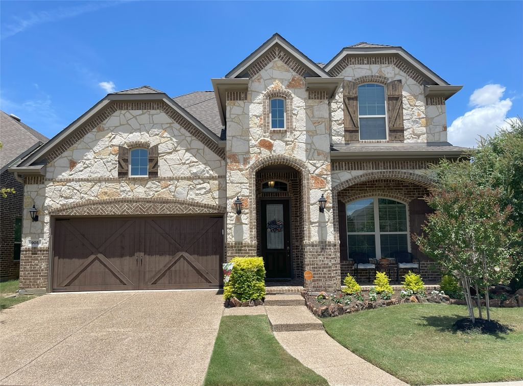 905 Dove Trail, Euless, TX 76039