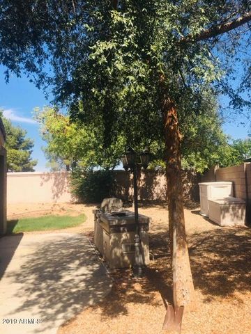 891 N DATE PALM Drive, Gilbert, AZ 85234