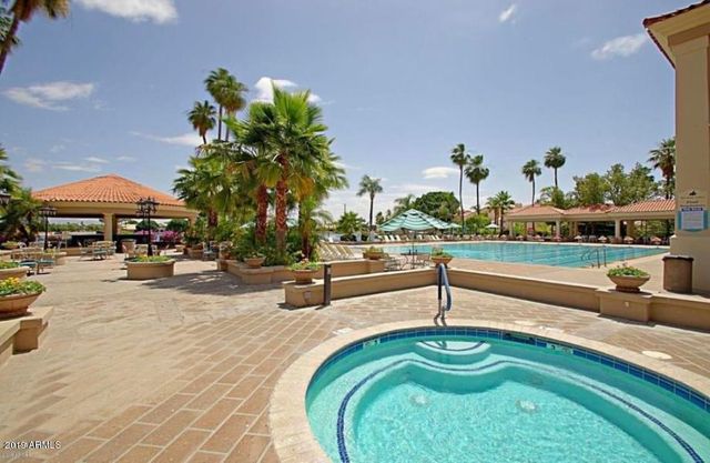 891 N DATE PALM Drive, Gilbert, AZ 85234