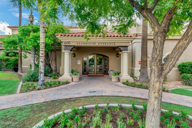 891 N DATE PALM Drive, Gilbert, AZ 85234