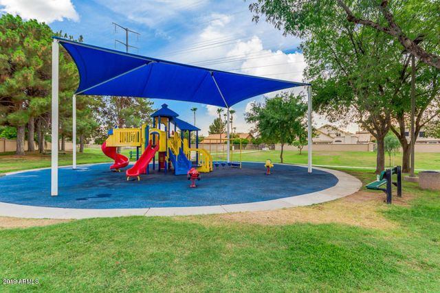 891 N DATE PALM Drive, Gilbert, AZ 85234
