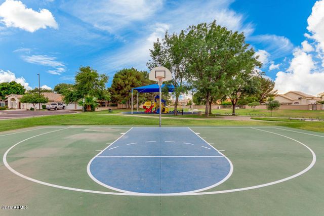 891 N DATE PALM Drive, Gilbert, AZ 85234