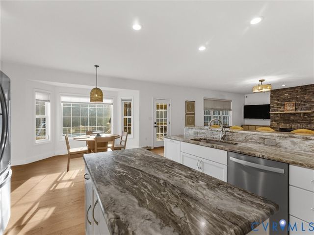 9310 Beaver Bridge Rd, Moseley, VA 23120