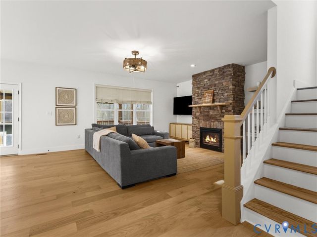 9310 Beaver Bridge Rd, Moseley, VA 23120