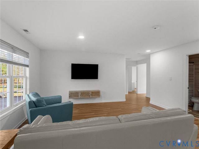 9310 Beaver Bridge Rd, Moseley, VA 23120