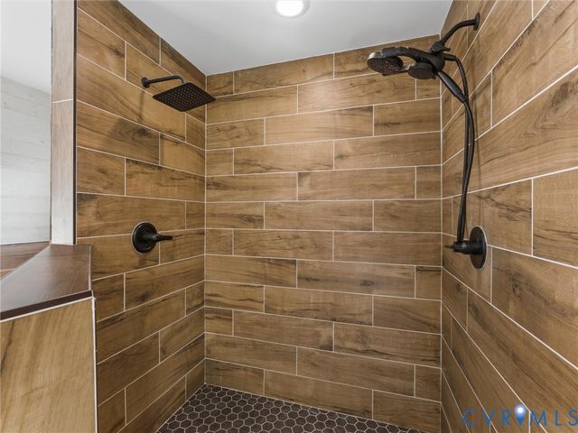 9310 Beaver Bridge Rd, Moseley, VA 23120