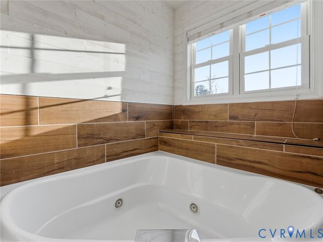 9310 Beaver Bridge Rd, Moseley, VA 23120