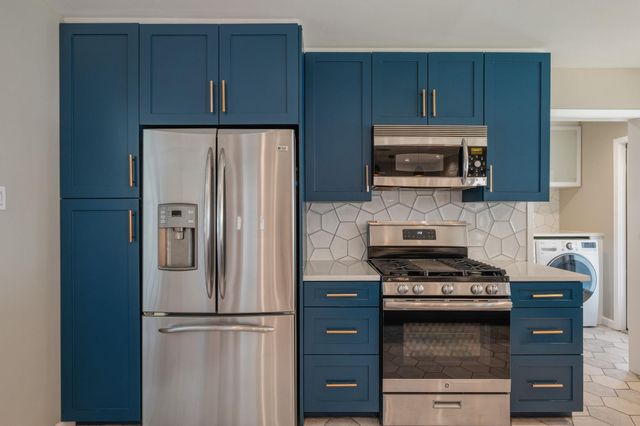 2415 Little John LN, Austin, TX 78704