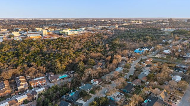 2415 Little John LN, Austin, TX 78704