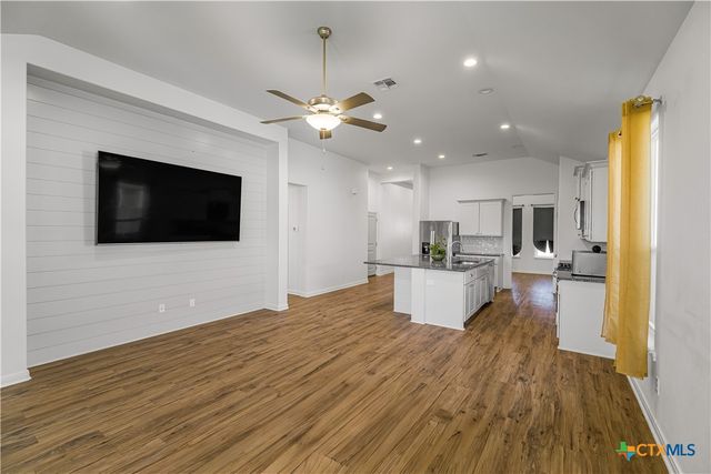 412 Brushy Creek, Victoria, TX 77904