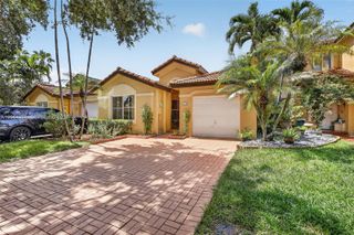 14147 N Forest Oak Circle, Davie, FL 33325