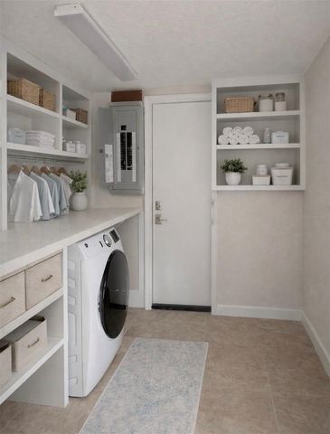 9045 3RD ST N, St Petersburg, FL 33702