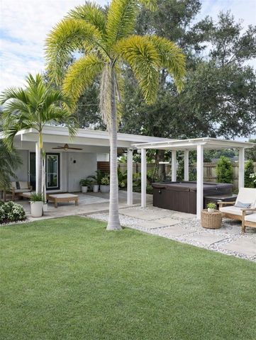 9045 3RD ST N, St Petersburg, FL 33702