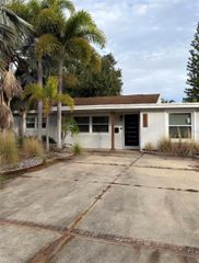 9045 3RD ST N, St Petersburg, FL 33702