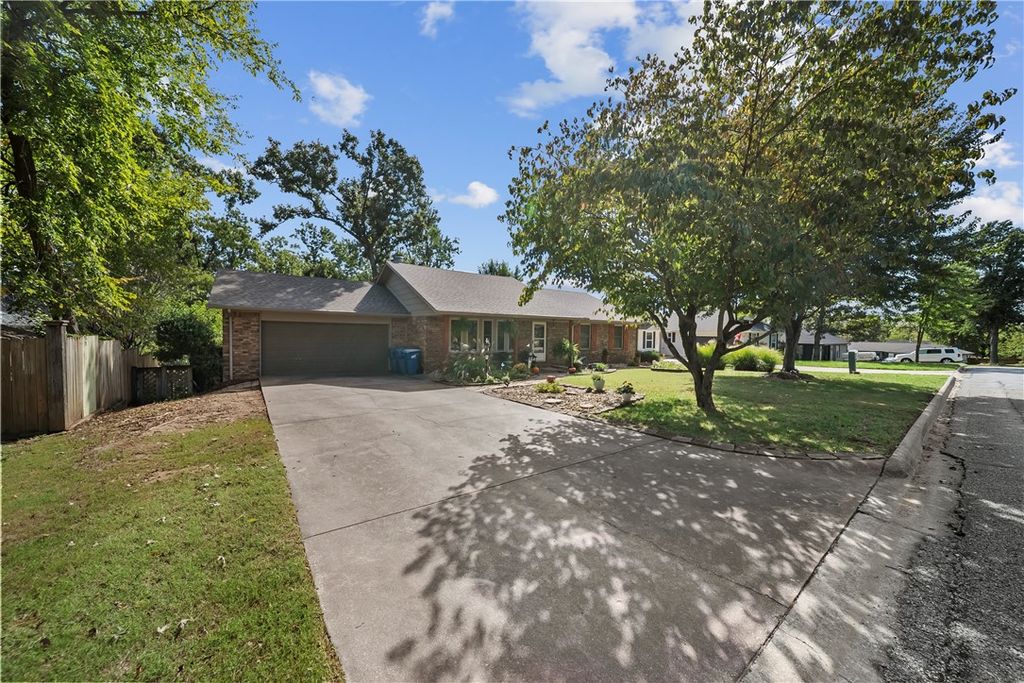 1321 Quail Run Circle, Bentonville, AR 72712