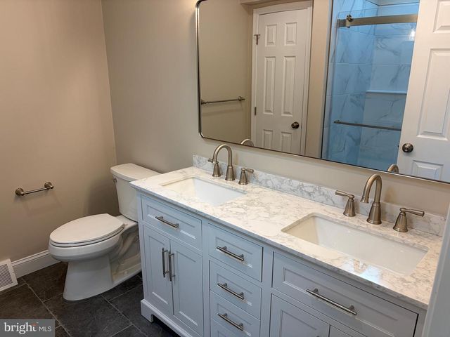 51 KIRKWOOD DR, Newtown, PA 18940