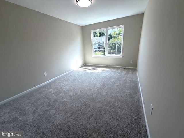 51 KIRKWOOD DR, Newtown, PA 18940