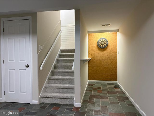 51 KIRKWOOD DR, Newtown, PA 18940