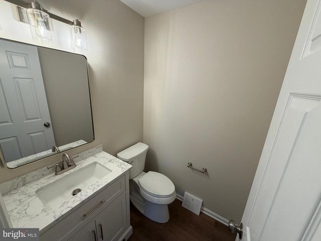 51 KIRKWOOD DR, Newtown, PA 18940