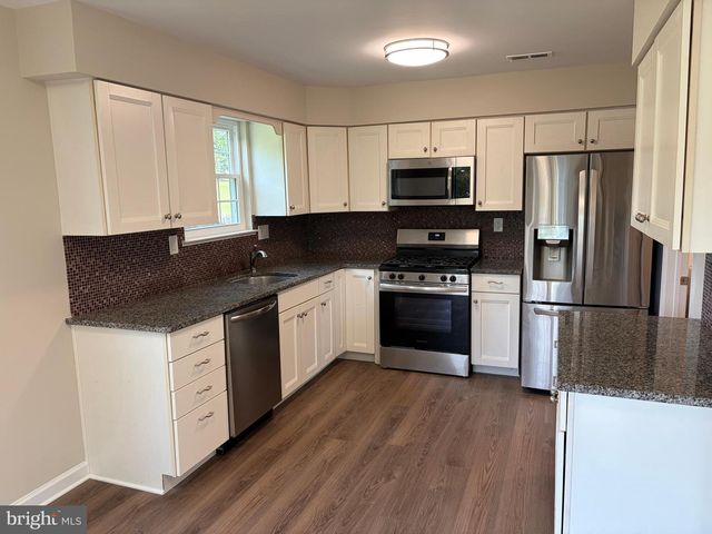 51 KIRKWOOD DR, Newtown, PA 18940