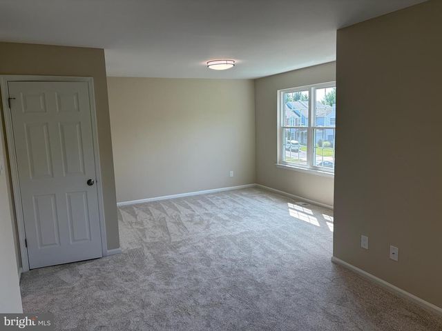 51 KIRKWOOD DR, Newtown, PA 18940
