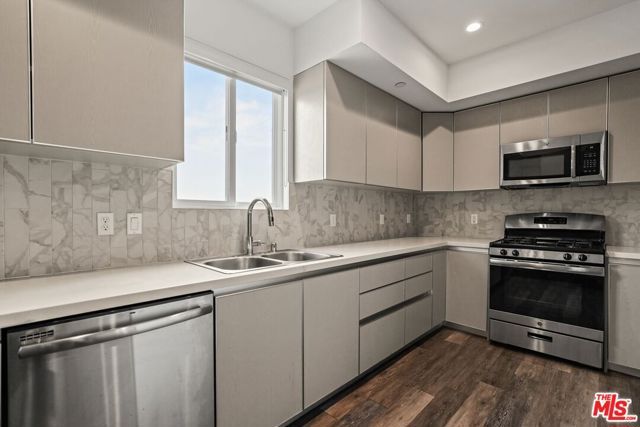 2321 Fox Hills Drive 302, Los Angeles, CA 90064