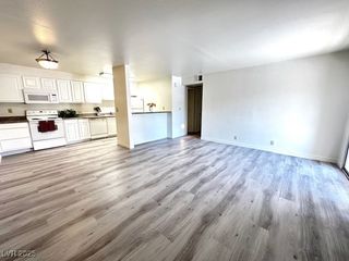 5181 RIVER GLEN 176, Las Vegas, NV 89103