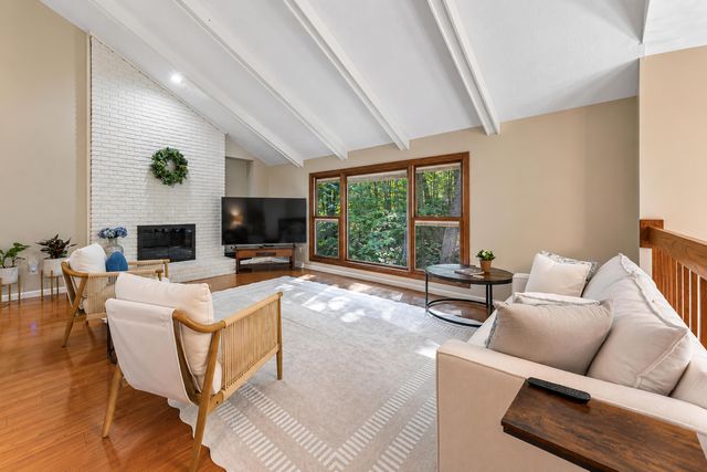 9430 Robinhood Circle, Westerville, OH 43082