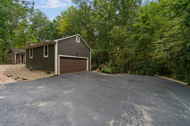 9430 Robinhood Circle, Westerville, OH 43082