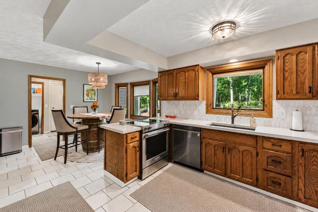 9430 Robinhood Circle, Westerville, OH 43082