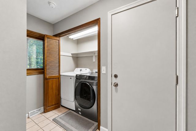 9430 Robinhood Circle, Westerville, OH 43082
