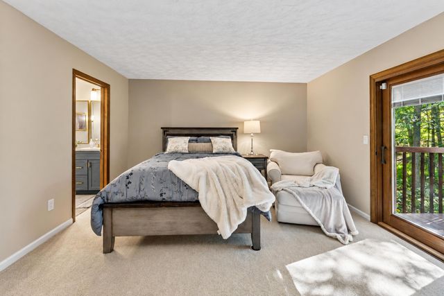 9430 Robinhood Circle, Westerville, OH 43082